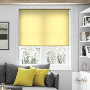 Màn cuốn màu vàng nhạt