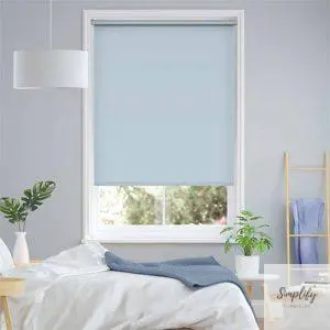 Rèm cuốn màu xanh dương nhạt cho phòng ngủ - Nội thất Simplify