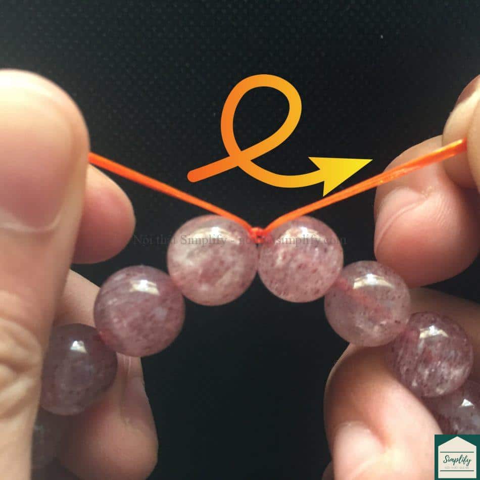 Thắt nút dây hạt cườm